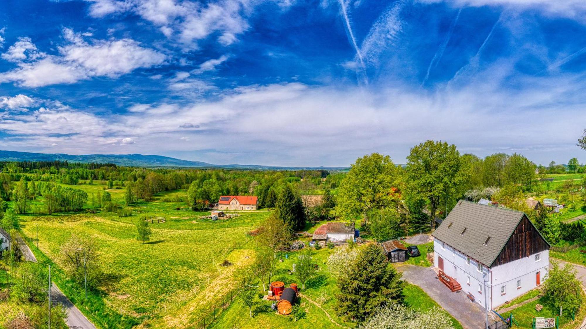 Maja Pokoje Z Widokiem Kameralna Agroturystyka Na Pogorzu Izerskim Z Sauna I Jacuzzi (Adults Only) Mirsk Exteriér fotografie